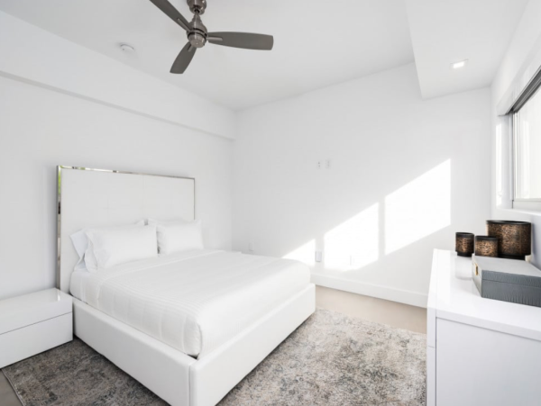 Miami Waterfront Luxury Villa - 4 Bedrooms Boater`s Retreat with Gym & Pool